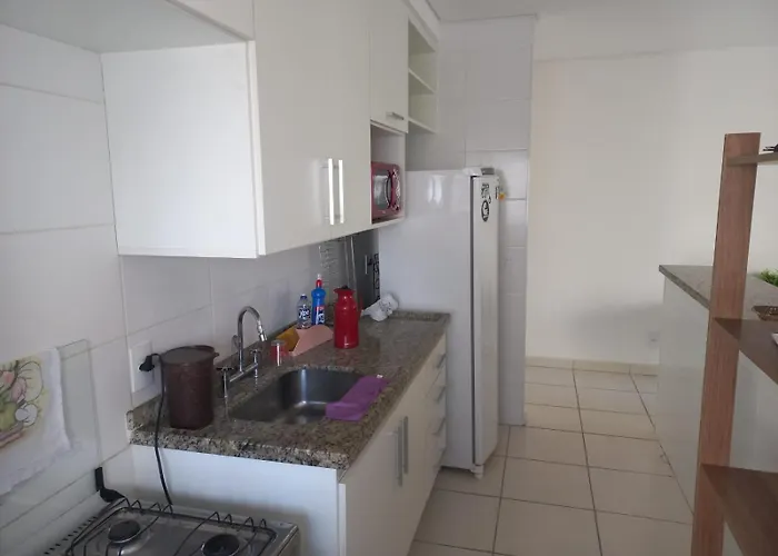 Apartamento 500m Praia da Enseada Guarujá varanda e vaga de garagem